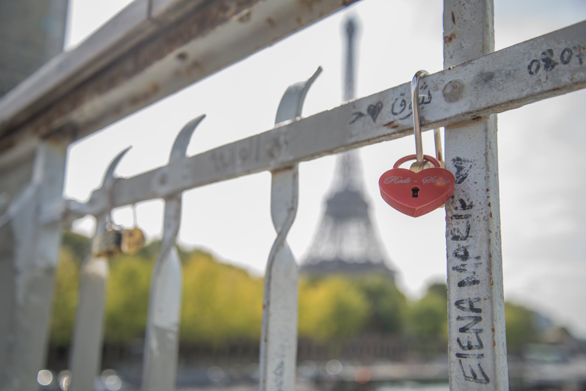close up photography of heart shaped padlock